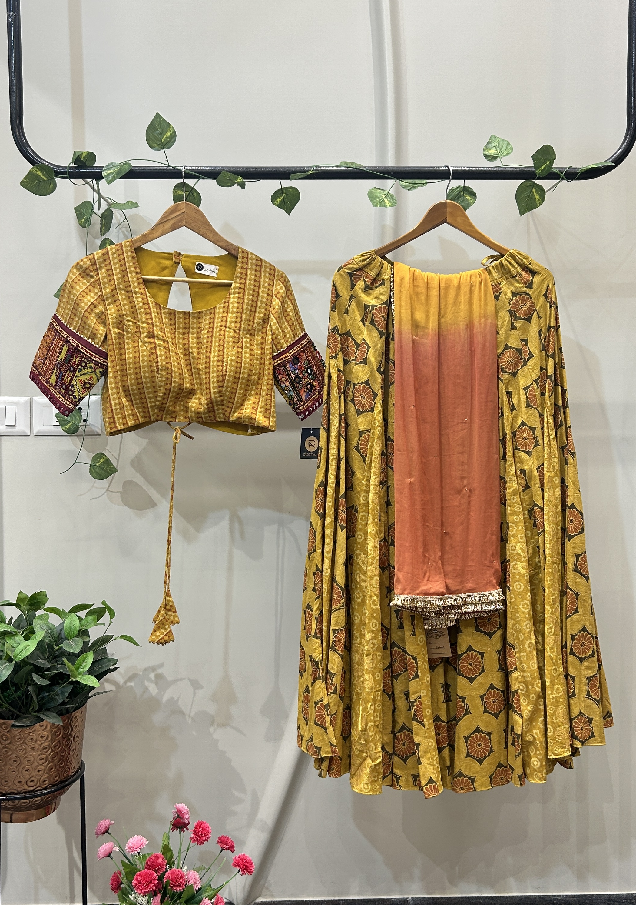 ORENGE & MUSTARD YELLOW